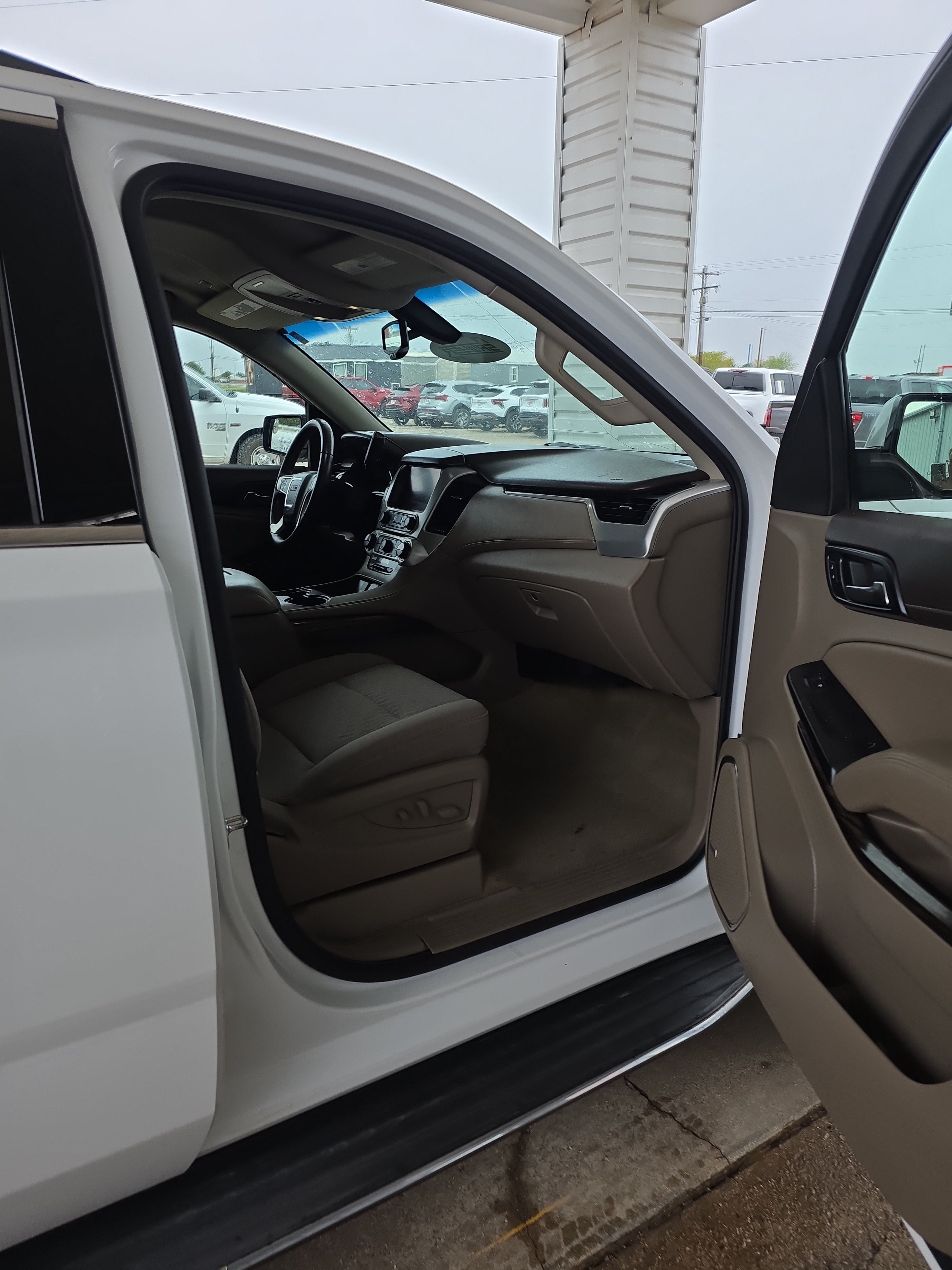 Used 2017 GMC Yukon SLE w/ SLE Value Package RWD image 26