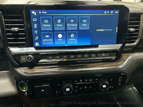 Used 2024 Chevrolet Silverado 1500 RST AWD/4WD image 19