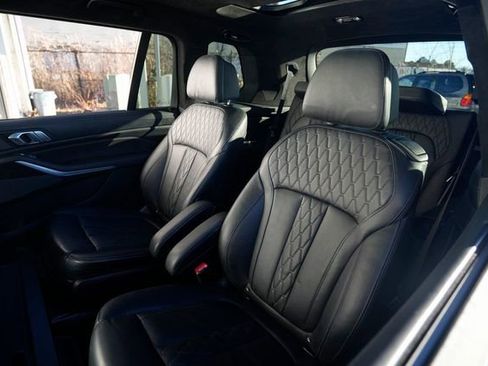 Used 2020 BMW X7 M50i w/ Dynamic Handling Package image 24