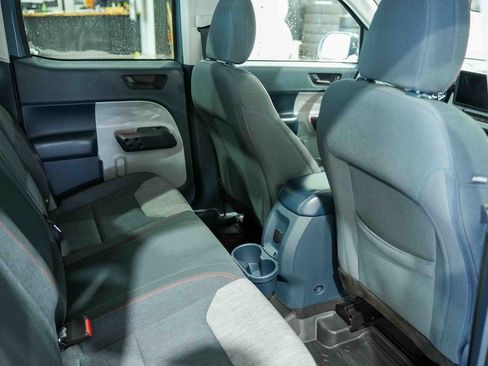 Used 2022 Ford Maverick XLT image 14