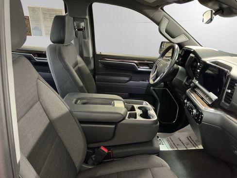 Used 2022 Chevrolet Silverado 1500 RST AWD/4WD image 15