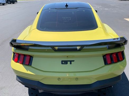 Used 2025 Ford Mustang GT Premium RWD image 5