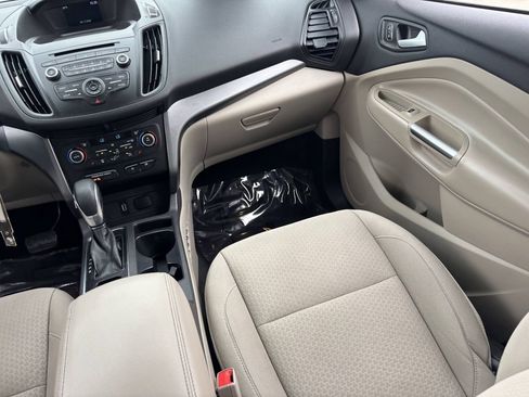 Used 2018 Ford Escape SE FWD image 16