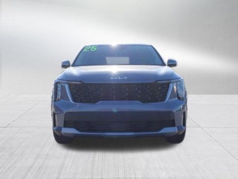 Certified 2025 Kia Sorento LX image 8