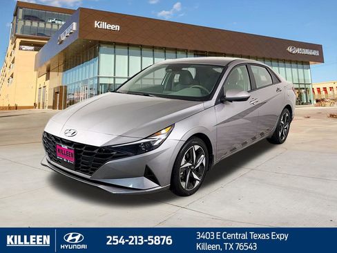 Used 2023 Hyundai Elantra SEL w/ Convenience Package FWD image 3