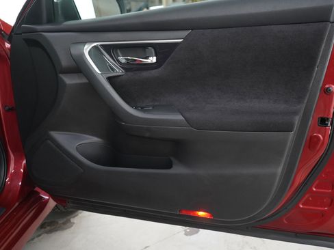 Used 2013 Nissan Altima 2.5 S image 9