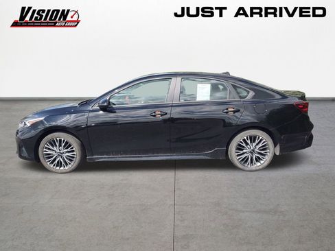 Used 2023 Kia Forte GT-Line FWD image 2