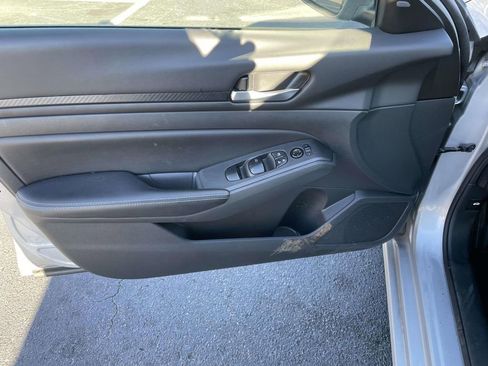 Used 2024 Nissan Altima 2.5 SV image 27