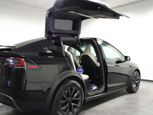 Used 2023 Tesla Model X AWD/4WD image 16