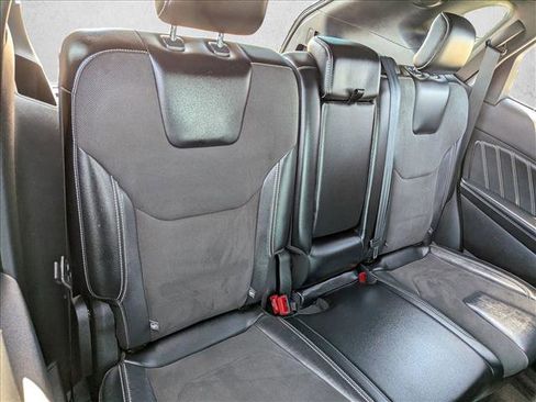 Used 2019 Ford Edge ST w/ Equipment Group 401A AWD/4WD image 18