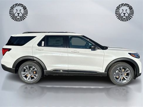 New 2026 Ford Explorer Active image 4