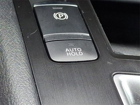 Used 2025 Nissan Kicks SV image 25