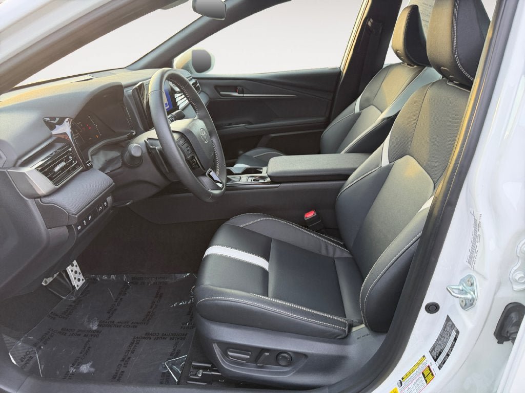 Used 2026 Toyota Camry SE FWD image 6