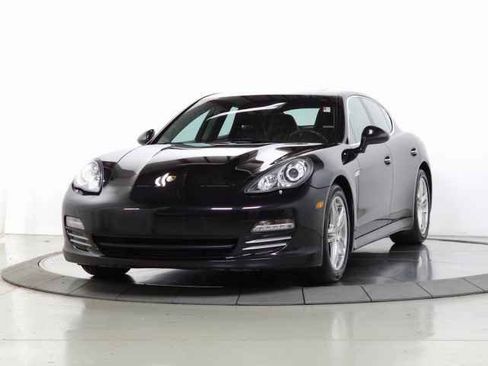 Used 2011 Porsche Panamera 4S image 3