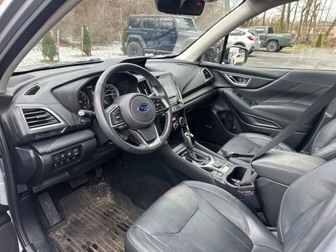 Used 2019 Subaru Forester Touring w/ Popular Package #3 image 9