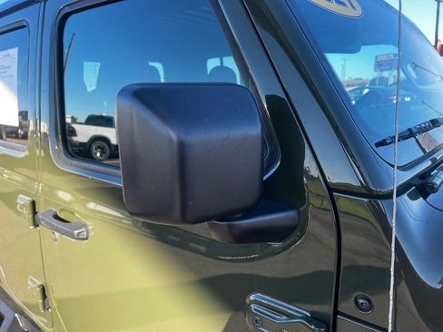 Used 2021 Jeep Gladiator Rubicon image 40