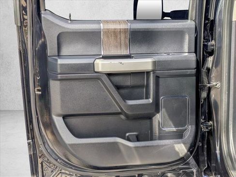 Used 2021 Ford F350 Lariat w/ Chrome Package image 29