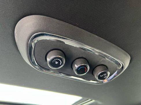 Used 2019 Dodge Durango SXT image 56