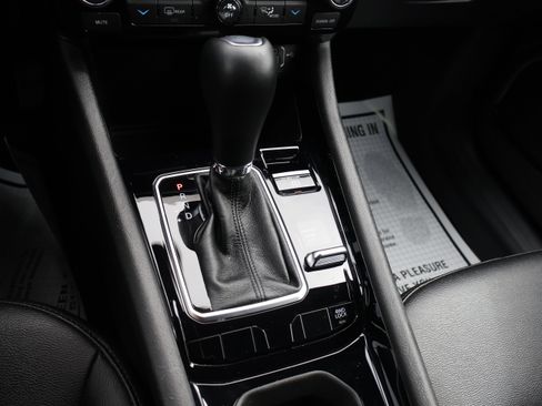 Used 2025 Jeep Compass Limited image 31