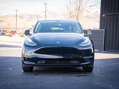 Used 2020 Tesla Model Y Long Range image 3