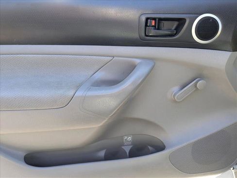 Used 2010 Toyota Tacoma image 9