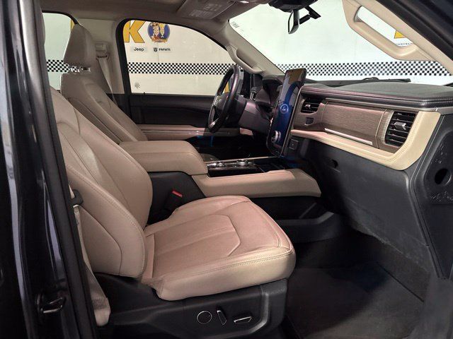 Used 2023 Ford Expedition Limited AWD/4WD image 18