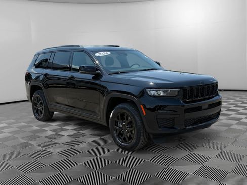 Used 2024 Jeep Grand Cherokee L Altitude AWD/4WD image 3