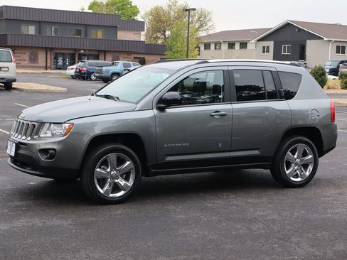 Used 2012 Jeep Compass Limited w/ Sun/Sound Group AWD/4WD image 10
