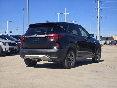 Certified 2021 Kia Seltos LX image 4
