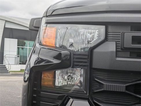 Used 2023 Chevrolet Silverado 1500 Custom image 10