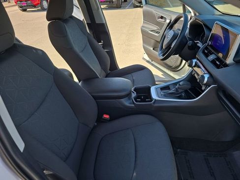 Used 2025 Toyota RAV4 XLE w/ Convenience Package image 10