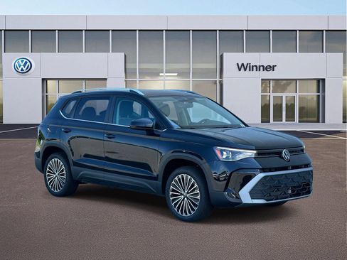 New 2026 Volkswagen Taos SE FWD image 8