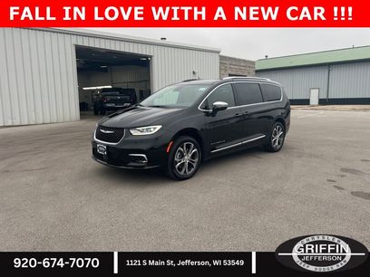 New 2026 Chrysler Pacifica Pinnacle w/ Trailer Tow Group