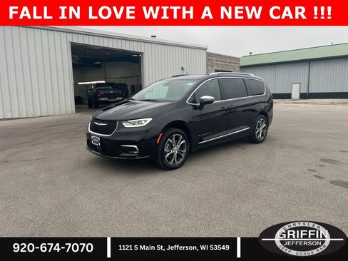 New 2026 Chrysler Pacifica Pinnacle w/ Trailer Tow Group image 2