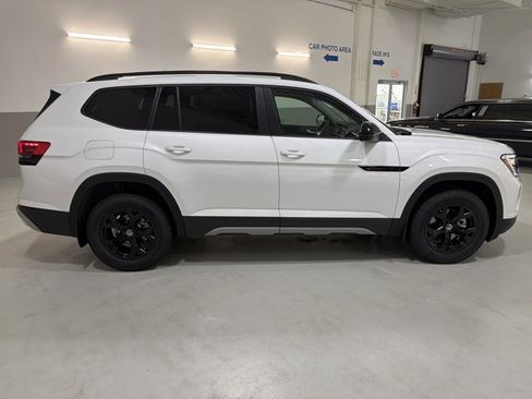 New 2026 Volkswagen Atlas Peak Edition AWD/4WD image 10