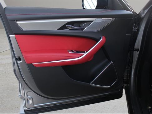 New 2026 Jaguar F-PACE R-Dynamic S image 10