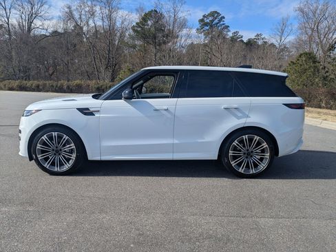 New 2026 Land Rover Range Rover Sport Dynamic SE image 9