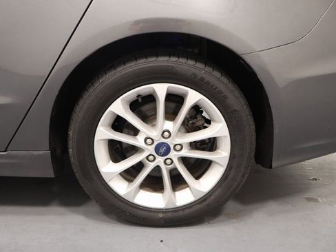 Used 2020 Ford Fusion SE image 25