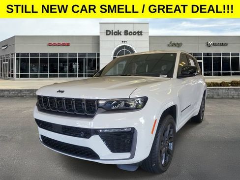 Used 2026 Jeep Grand Cherokee Limited AWD/4WD image 2