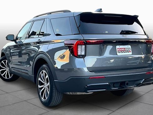 Used 2025 Ford Explorer ST-Line image 12