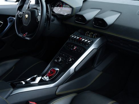Used 2015 Lamborghini Huracan LP 610-4 AWD/4WD image 24