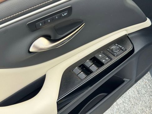New 2025 Lexus ES 350 w/ Premium Package image 19