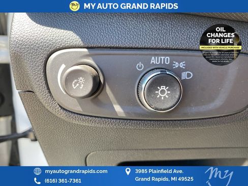 Used 2024 Chevrolet TrailBlazer LT AWD/4WD image 19