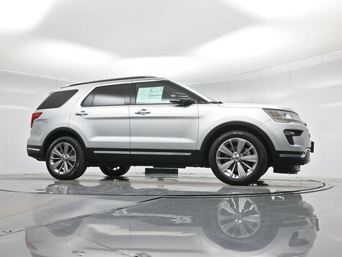 Certified 2018 Ford Explorer Limited image 4