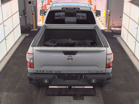 Used 2017 Nissan Titan SV AWD/4WD image 8