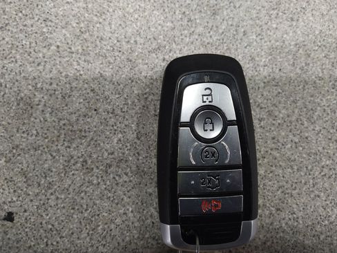 Used 2019 Ford Explorer XLT w/ Equipment Group 202A FWD image 32