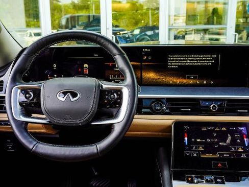 Certified 2025 INFINITI QX80 Sensory AWD/4WD image 14