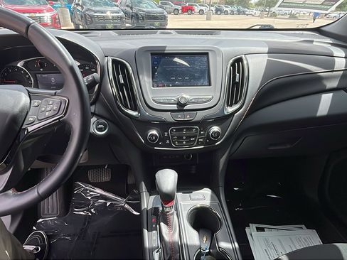Used 2022 Chevrolet Equinox RS FWD image 19