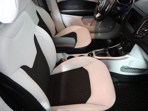 Used 2021 Jeep Compass Latitude w/ Driver Assistance Group image 60