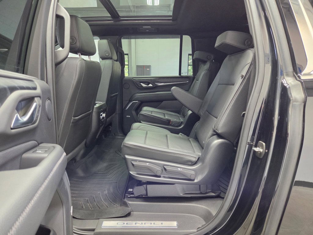 Used 2022 GMC Yukon XL Denali AWD/4WD image 22